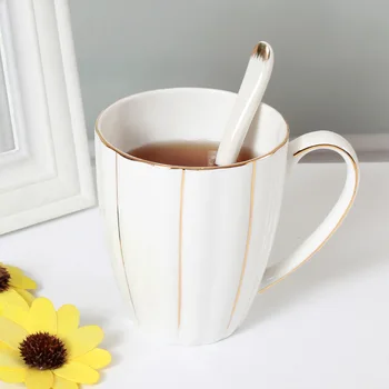Nordic Light luxusné jednoduché keramické šálku kávy nastaviť pohár popoludňajší čaj Kosti Čína Hrnček s lyžičkou vody pohár